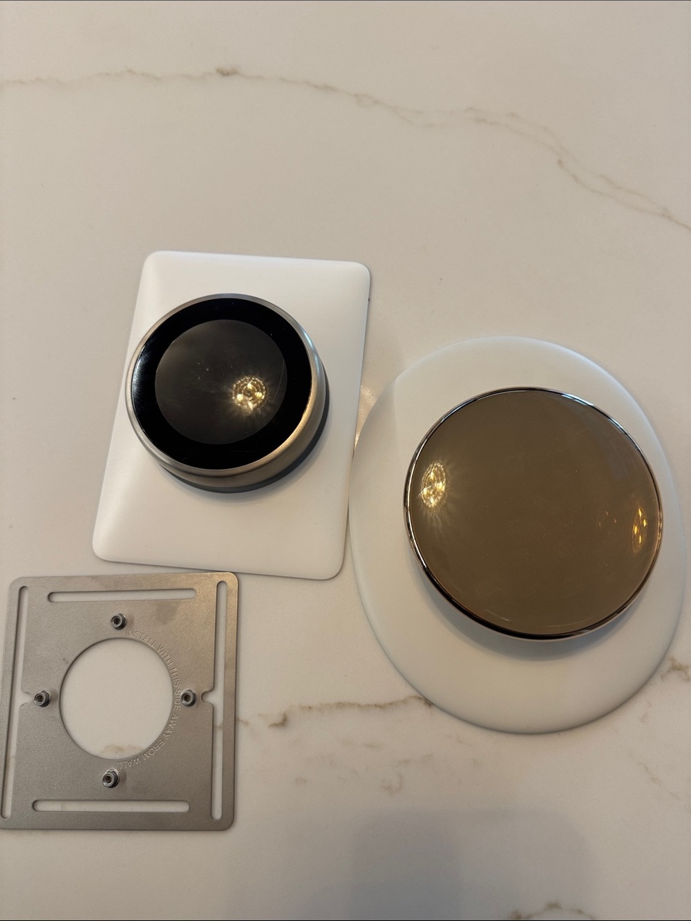 Used working google nests Nest Learning Thermostat (4th Gen) in polished gold